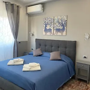 Henry , Roma Italia